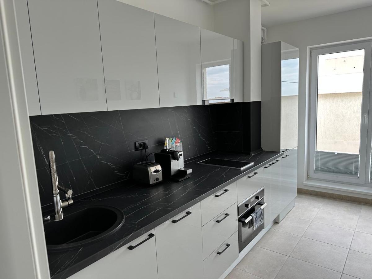 Fabulous Penthouse Lakeview W20 Бухарест Екстер'єр фото